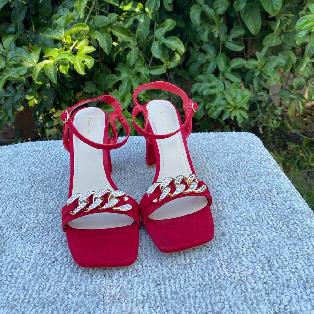 Red rhinestones chain heel